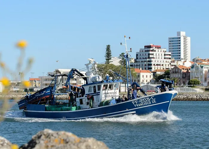 דירה Casino Iii פיגואיירה דה פוז