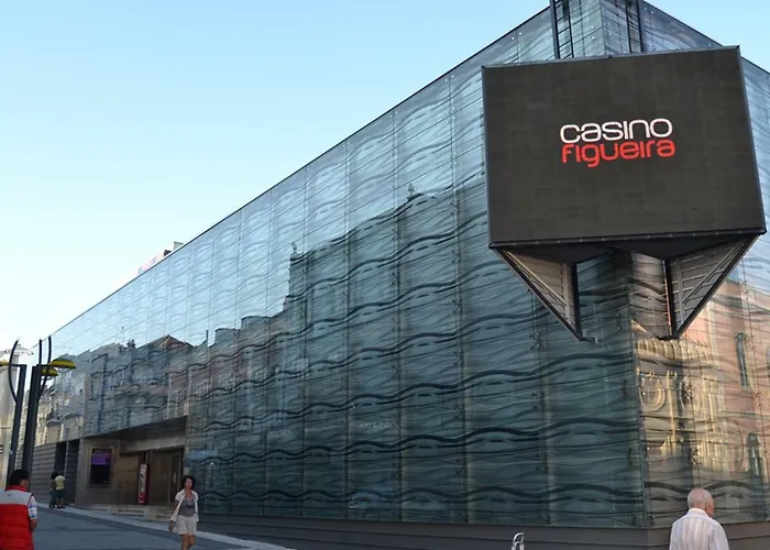 דירה Casino Iii פיגואיירה דה פוז